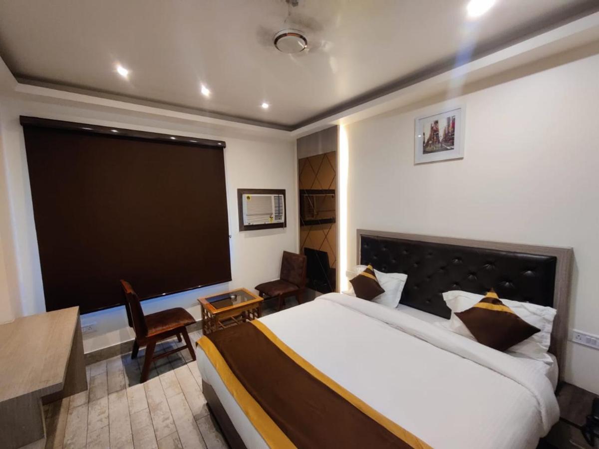 Hotel D SilverLeaf Lucknow Exterior foto