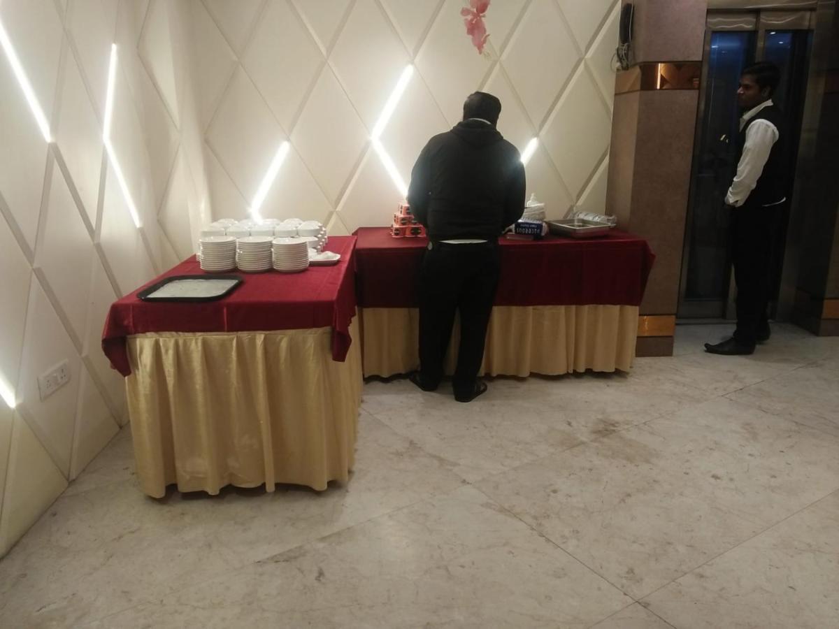 Hotel D SilverLeaf Lucknow Exterior foto