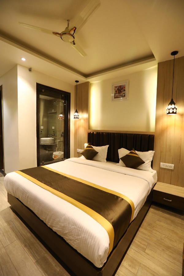 Hotel D SilverLeaf Lucknow Exterior foto