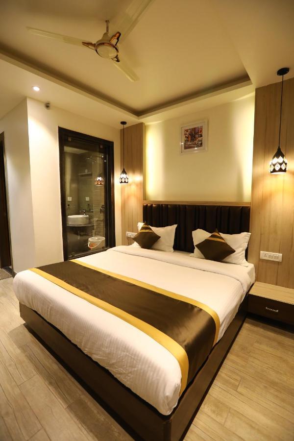 Hotel D SilverLeaf Lucknow Exterior foto