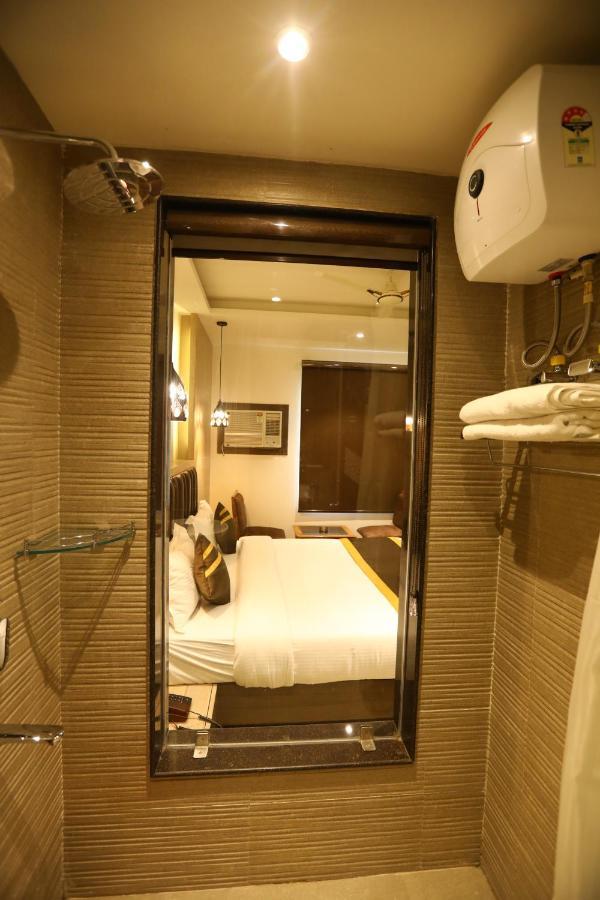 Hotel D SilverLeaf Lucknow Exterior foto